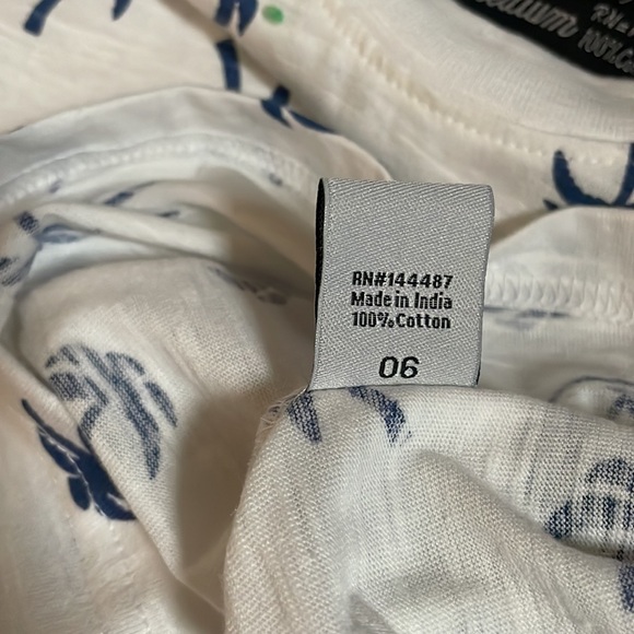 Mens Medium Broken Threads Cotton White Top Blue Palm Trees Shirt - Picture 4 of 5